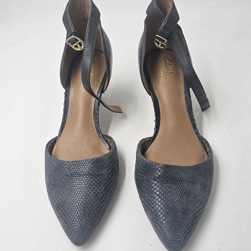 Clarks Artisan Sage Glamor Navy Blue D'Orsay Kitten Heels Size 6 - Picture 3 of 14